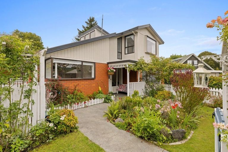 Photo of property in 28 Rubens Place, Burnside, Christchurch, 8053
