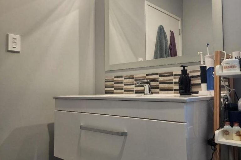 Photo of property in 55 Pitcairn Street, Oakura, 4314