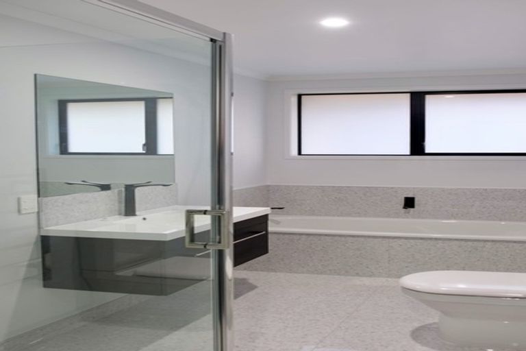 Photo of property in 32 Hitchen Road, Pokeno, 2402