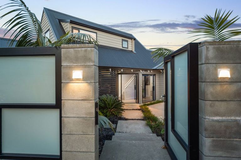 Photo of property in 9 Quebec Road, Milford, Auckland, 0620