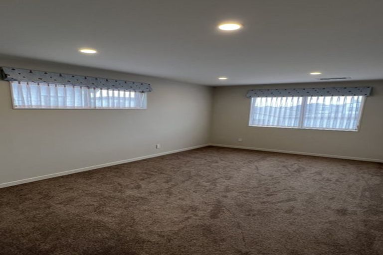 Photo of property in 10 Fjord Way, Karaka, Papakura, 2113