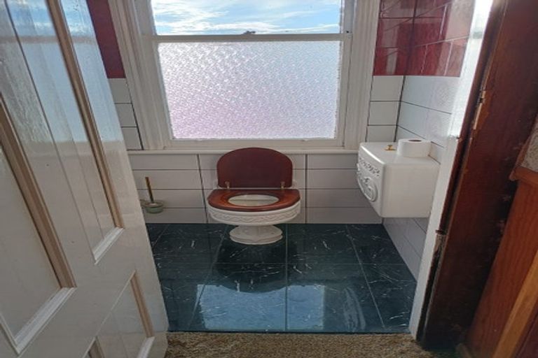 Photo of property in 106 Egmont Street, Patea, 4520