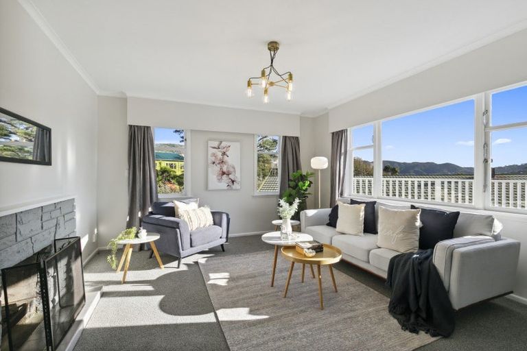 Photo of property in 3 Grenfell Drive, Karori, Wellington, 6012