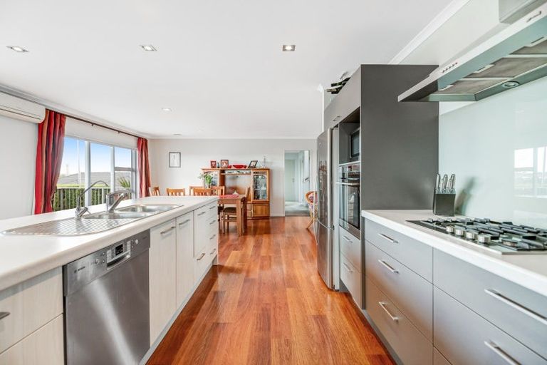 Photo of property in 63 Chesterfield Way, Orewa, 0931