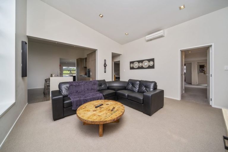 Photo of property in 1375 Carrington Road, Hurworth, New Plymouth, 4371