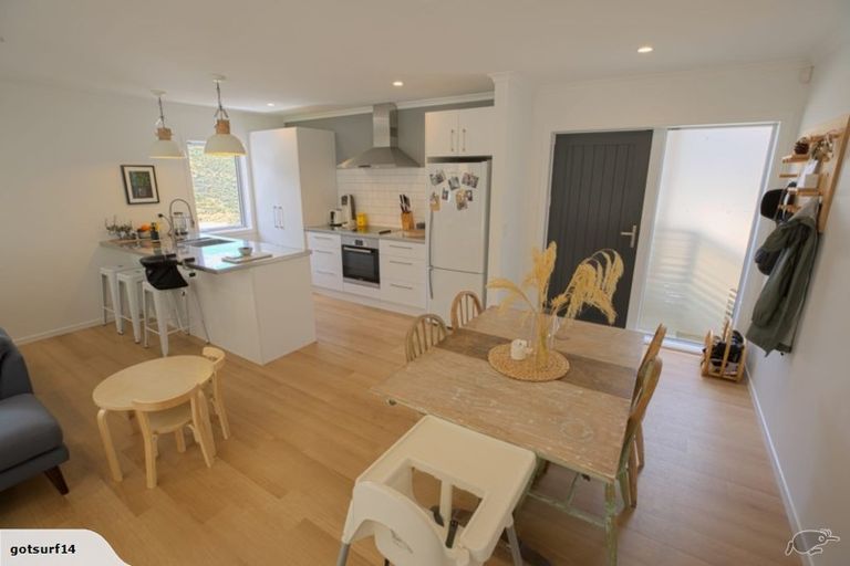 Photo of property in 26 Rarangi Way, Owhiro Bay, Wellington, 6023