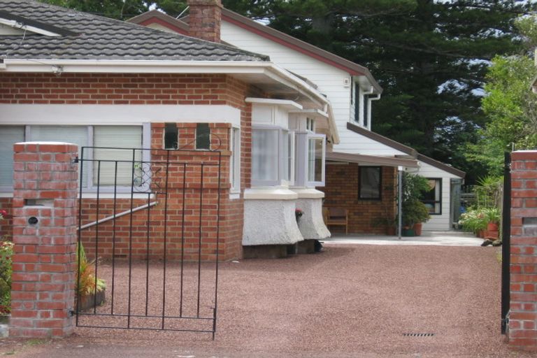 Photo of property in 15 Formby Avenue, Point Chevalier, Auckland, 1022