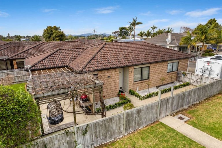 Photo of property in 64 Martyn Street, Waiuku, 2123