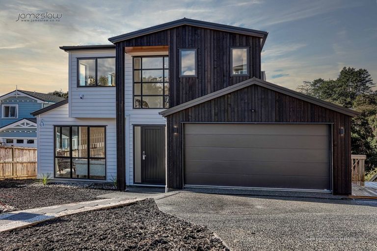 Photo of property in 52 Blacks Road, Greenhithe, Auckland, 0632