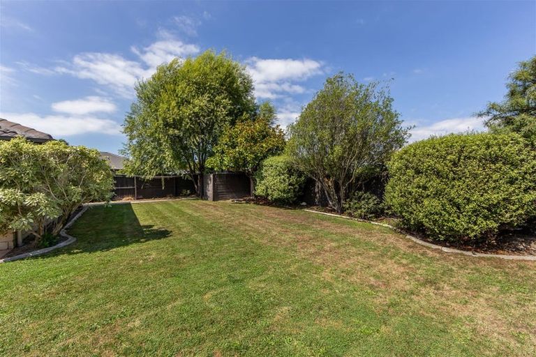 Photo of property in 8 Springside Place, Redwood, Christchurch, 8051