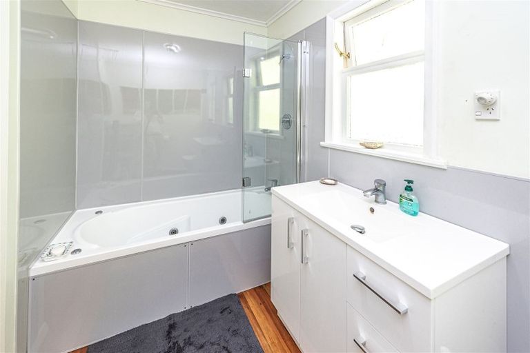 Photo of property in 16 Mount View Road, Bastia Hill, Whanganui, 4500