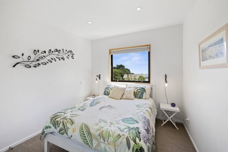 Photo of property in 76 Cutfield Road, New Plymouth, 4310