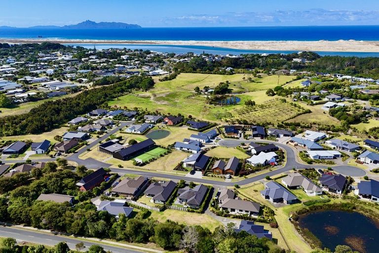 Photo of property in Park Rise, Mangawhai Heads, Mangawhai, 0505