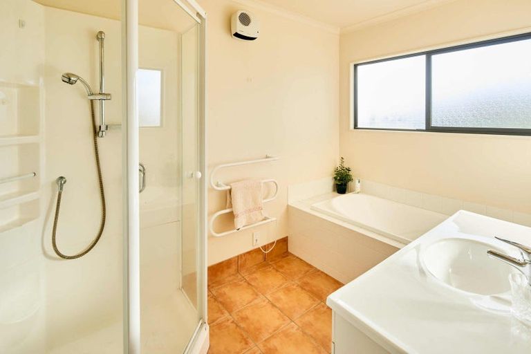 Photo of property in 7 Lorna Irene Drive, Raumati South, Paraparaumu, 5032