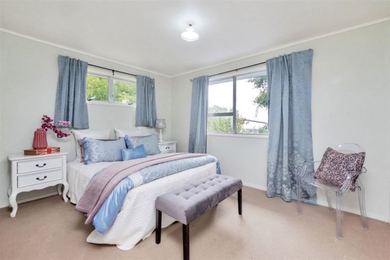 Photo of property in 11 South Pacific Place, Henderson, Auckland, 0612