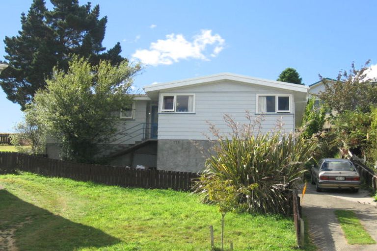Photo of property in 28 Blueberry Grove, Timberlea, Upper Hutt, 5018