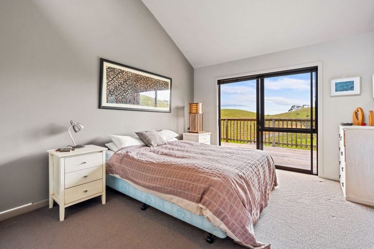 Photo of property in 168 Rockell Road, Whananaki, Hikurangi, 0181