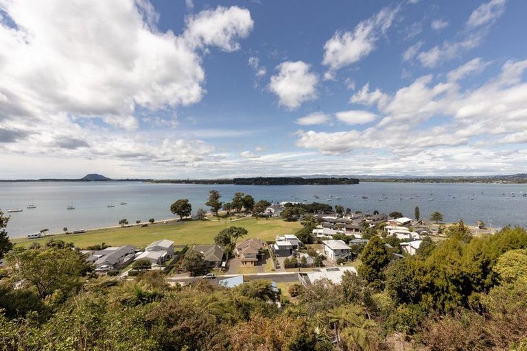 Photo of property in 87 Harbour View Road, Omokoroa, 3114