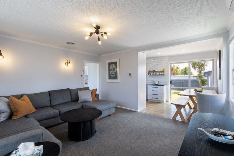 Photo of property in 25 Battersea Place, Roslyn, Palmerston North, 4414