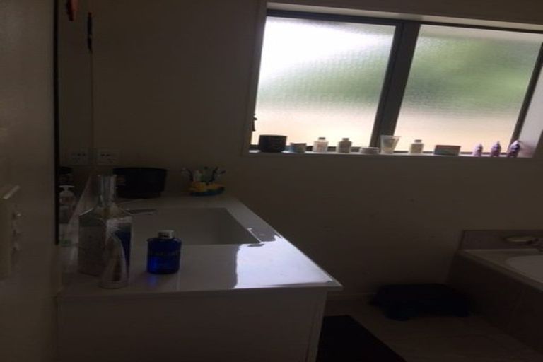 Photo of property in 218 Wainoni Road, Avondale, Christchurch, 8061