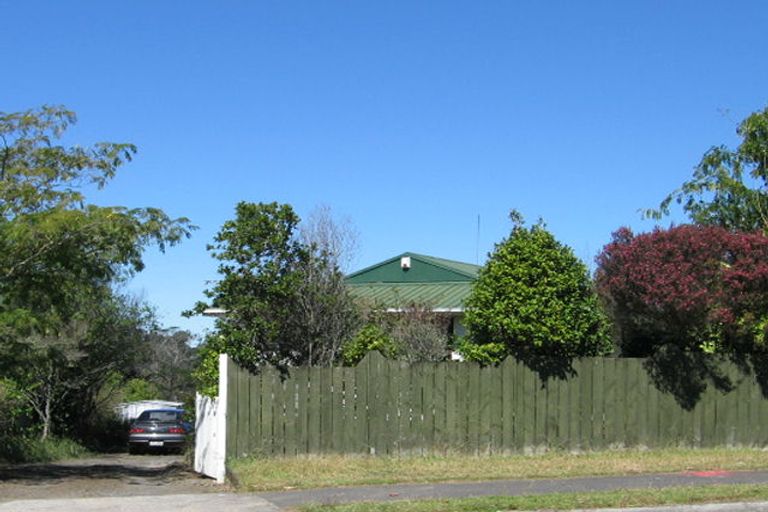 Photo of property in 129 Oreil Avenue, West Harbour, Auckland, 0618