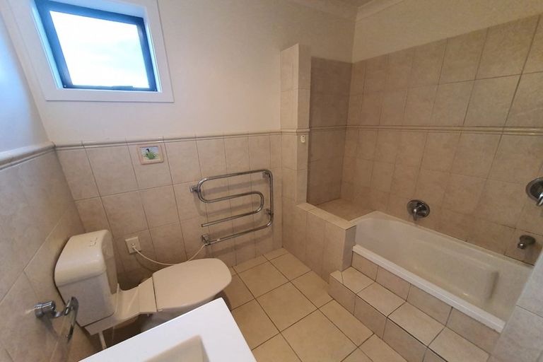 Photo of property in 79 Mt Lebanon Crescent, The Gardens, Auckland, 2105