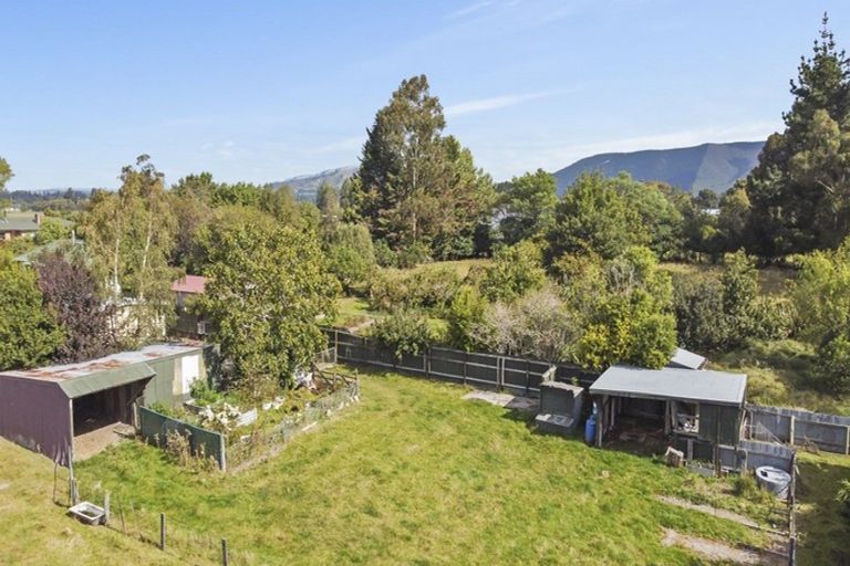 Photo of property in 60 Timaru Road, Waimate, 7924