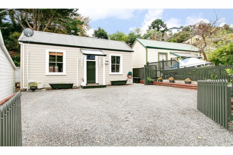 Photo of property in 85 Milton Road, Bluff Hill, Napier, 4110