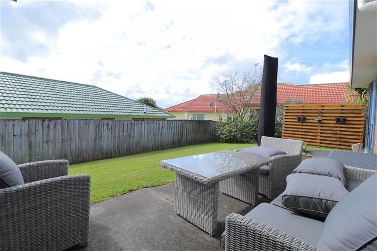Photo of property in 6 Arlose Place, Westgate, Auckland, 0614