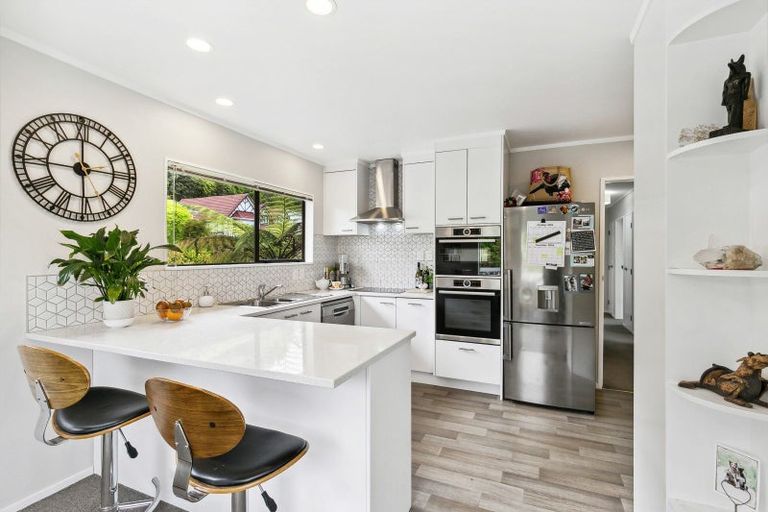 Photo of property in 30 Woodman Drive, Tawa, Wellington, 5028