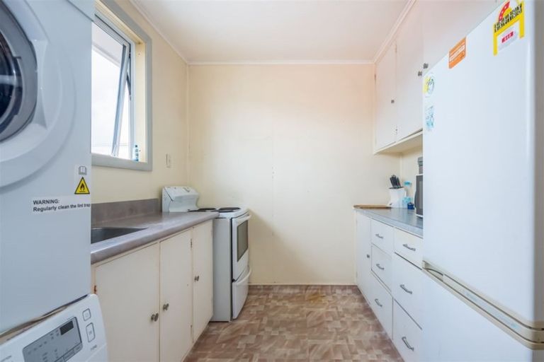 Photo of property in 2/12 Tama Street, Alicetown, Lower Hutt, 5010