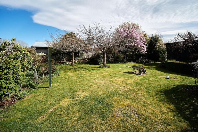 Photo of property in 57 Main North Road, Geraldine, 7930