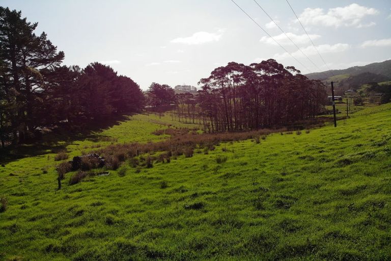 Photo of property in 3060 Kaipara Coast Highway, Glorit, 0984
