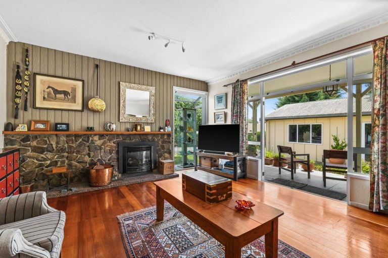 Photo of property in 22 Lucknow Road, Havelock North, 4130