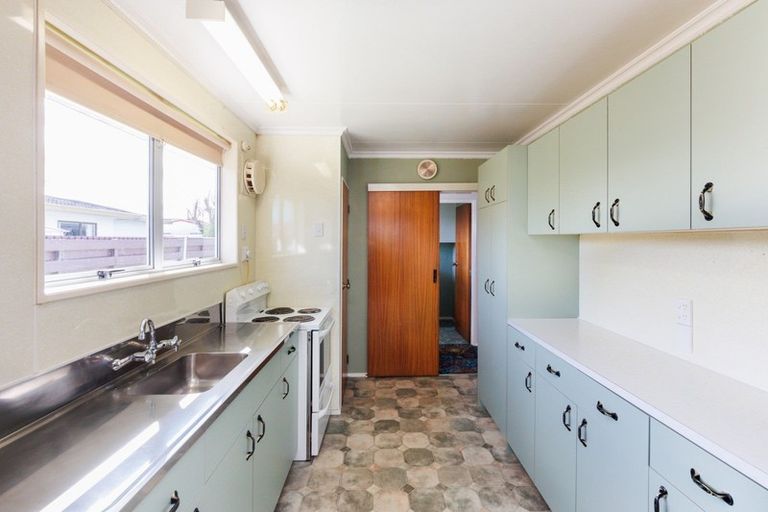 Photo of property in 11 Cecil Place, Cloverlea, Palmerston North, 4412