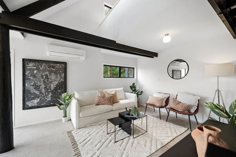 Photo of property in 35 Pluto Place, Beach Haven, Auckland, 0626