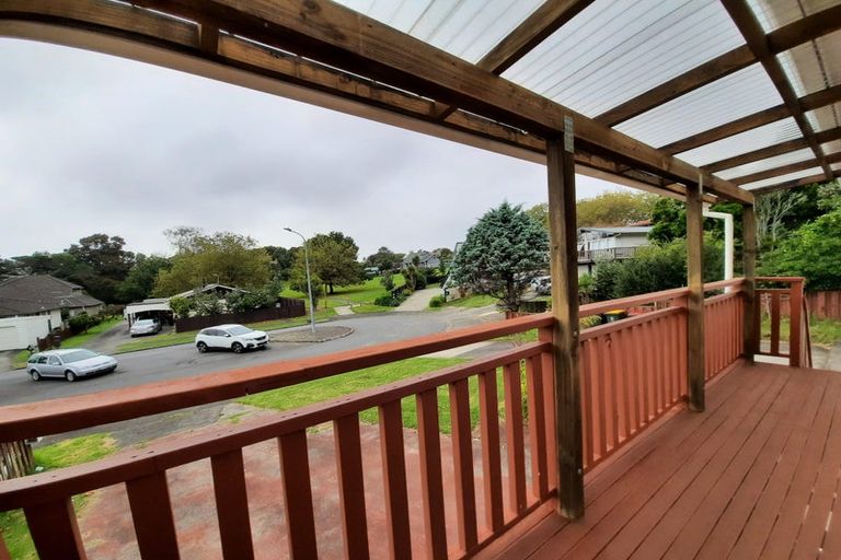 Photo of property in 23 Cairngorm Place, Highland Park, Auckland, 2010
