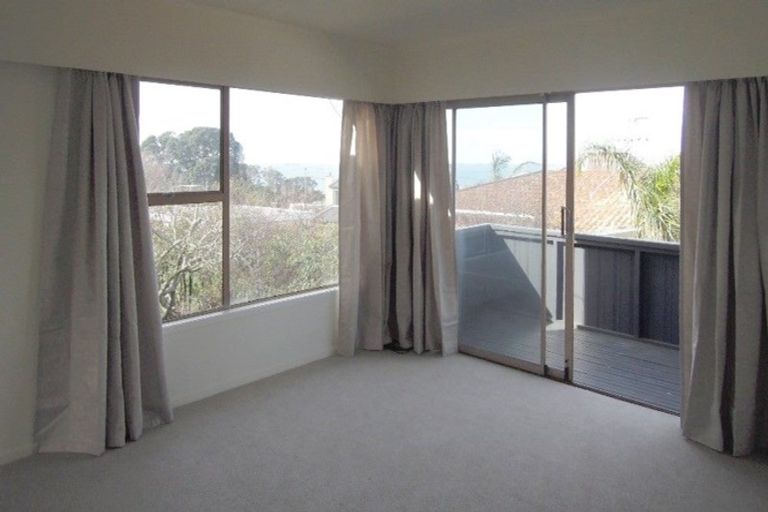 Photo of property in 2/3 Rahopara Street, Castor Bay, Auckland, 0620