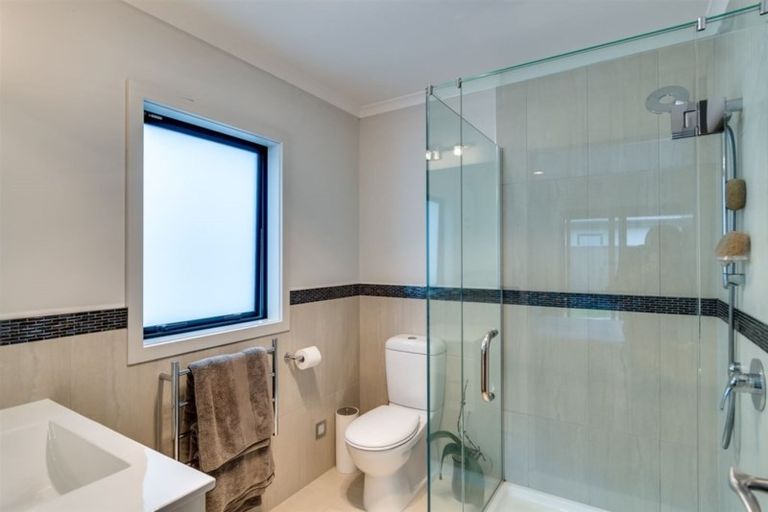 Photo of property in 11 Hawea Place, Poraiti, Napier, 4112