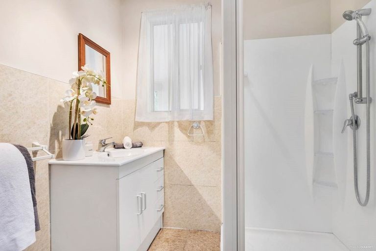 Photo of property in 2/21 Aliford Avenue, One Tree Hill, Auckland, 1061