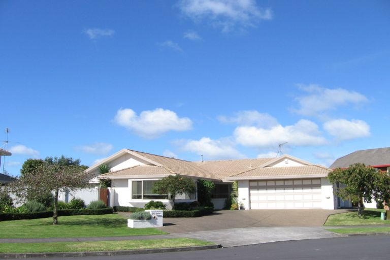 Photo of property in 14 Driscoll Place, Farm Cove, Auckland, 2010