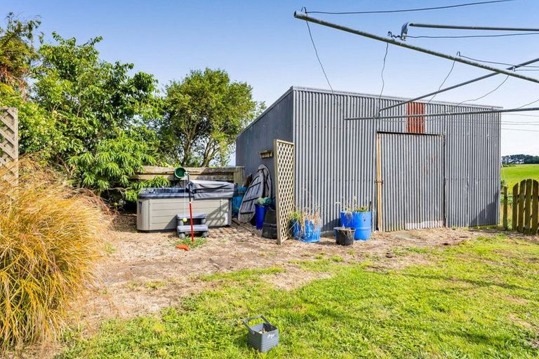 Photo of property in 150 Wirihana Road, Hawera, 4674