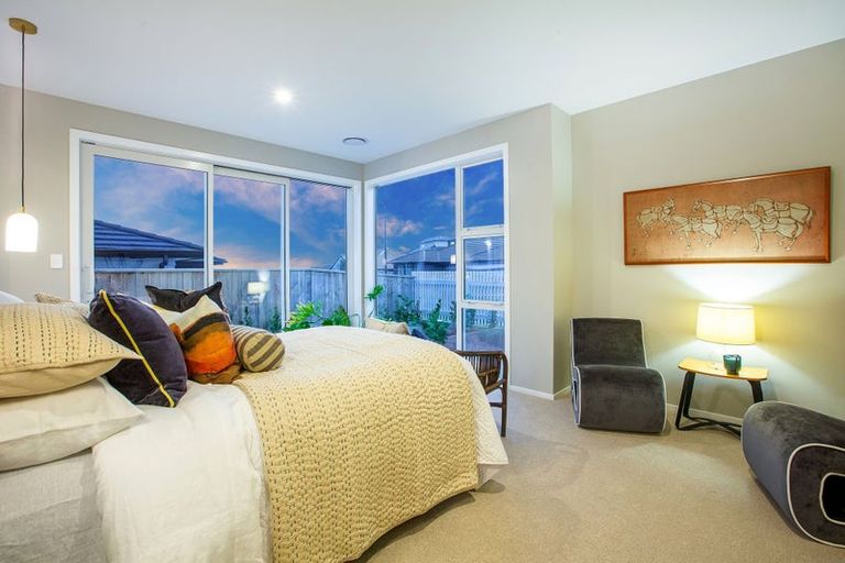 Photo of property in 28 Te Hoiere Street, Aotea, Porirua, 5024