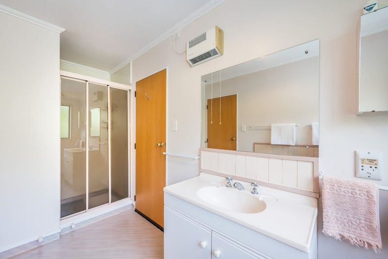 Photo of property in 27 Rimu Road, Raumati Beach, Paraparaumu, 5032