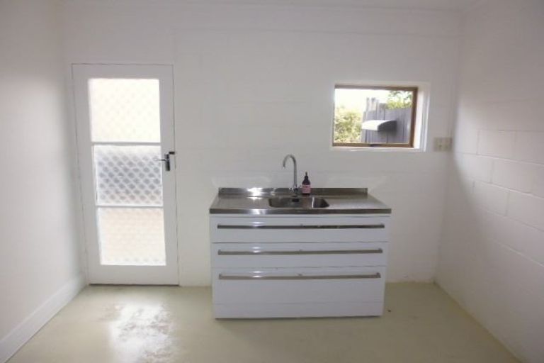 Photo of property in 2/95 Beach Road, Pahurehure, Papakura, 2113