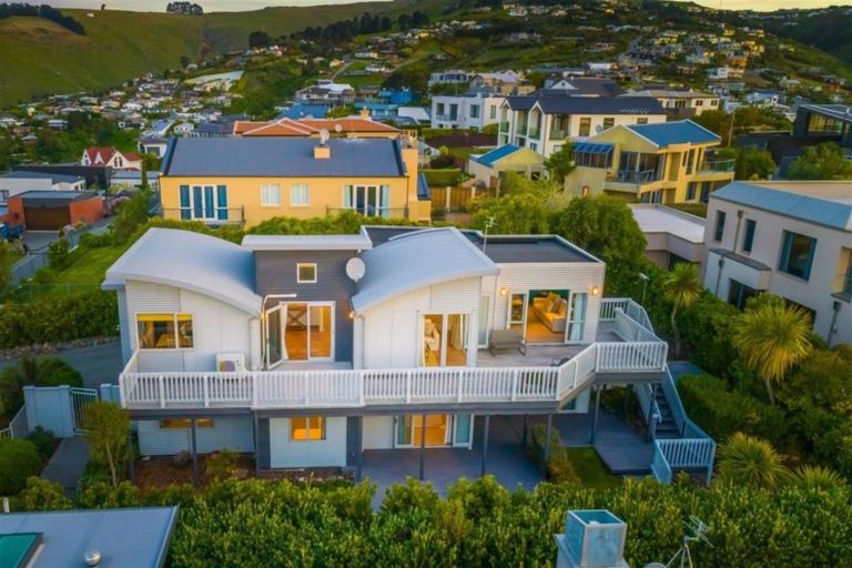 Photo of property in 5 Dunkeld Lane, Redcliffs, Christchurch, 8081