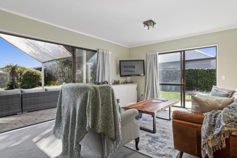 Photo of property in 25 Links View Drive, Omokoroa, 3114