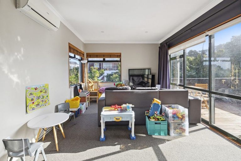 Photo of property in 40 Seatoun Heights Road, Seatoun, Wellington, 6022