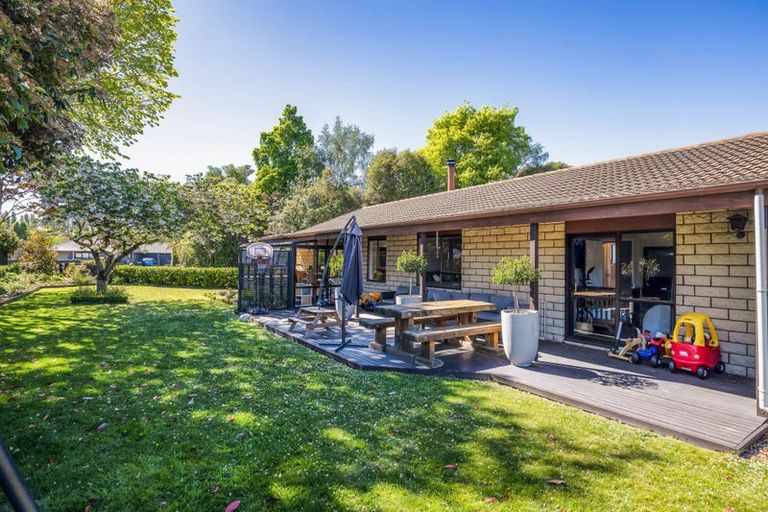 Photo of property in 4 Woodfield Place, Woodend, 7610