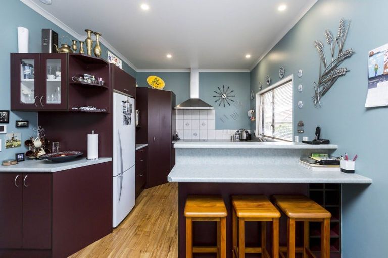 Photo of property in 11a Ormrod Grove, Riverstone Terraces, Upper Hutt, 5018